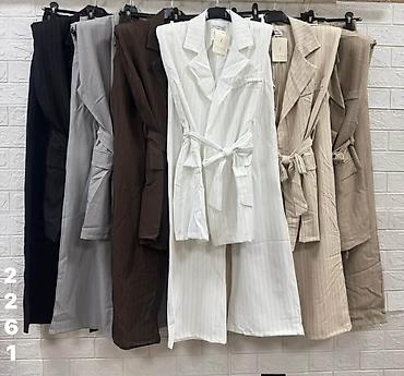 le silla: Ženski dvodelni set – prugasti bezrukavni sako i široke pantalone s m — 3
