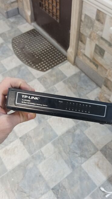 Serverlər: Tp-link poer switch