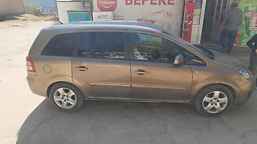 машина кузов: Opel Zafira: 2014 г., 1.8 л, Механика, Бензин, Минивэн — 2