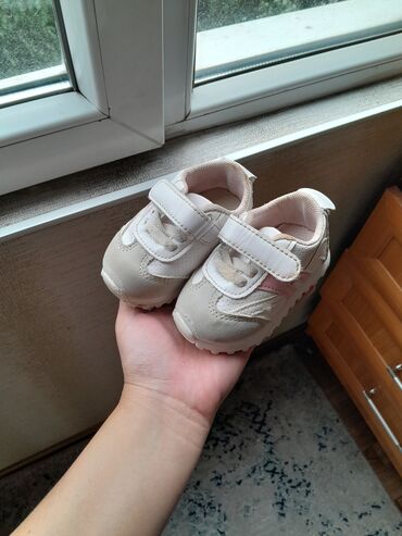детская обувь для мальчиков: Продаю детскую обувь 15й размер быстро выросли из них ))можно на