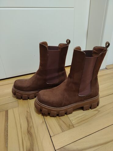 ugg lv boots: Gležnjače, 39