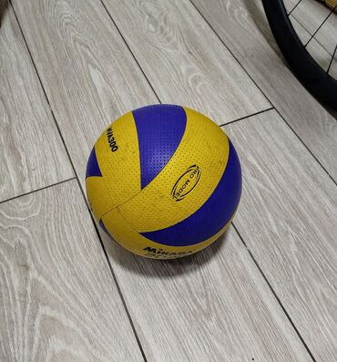 кубок цена бишкек: Волейбольный мяч - 400 🏐 Баскетбольный мяч - 350 🏀 безплатная