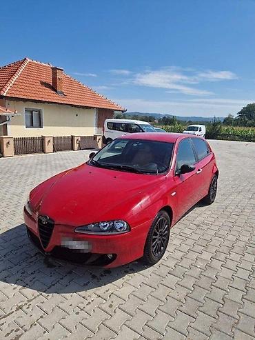 nodi auto: Alfa Romeo 147 RESTYLING levo krilo. Alfa Romeo 147 RESTYLING levo — 1
