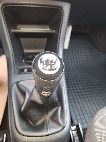 Volkswagen: Volkswagen Up: 1 l | 2016 г. Hečbek — 5