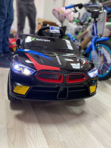 Dečiji električni automobili: BMW Race Style auto za decu na akumulator Za decu od 1 do 4 godine