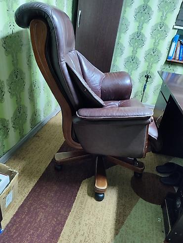 Офисные кресла: Офисное кресло, Б/у, С колесиками, цвет - Коричневый, Самовывоз, Бесплатная доставка, Платная доставка — 2
