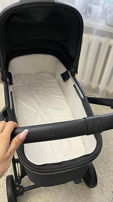 Коляски: Продаю коляску. модель премиум класса Move Baby 2023 года 2 в 1 — 2