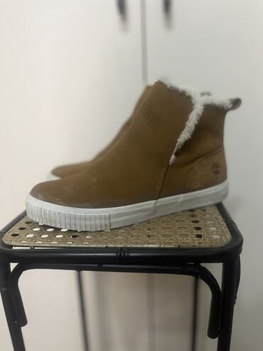 зимняя обувь для мужчин: Ботинки, 38.5, Timberland, Б/у, цвет - Бежевый, Самовывоз