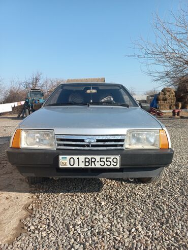 toyota prius c: VAZ (LADA) 21099: 1.5 l | 2002 il 562622 km Sedan