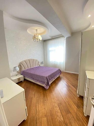 ucuz ev: 28 May metrosunun yaxınlığında 2 otaqlı mənzil kirayə verilir. 111 m² — 10