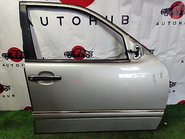 m113: Дверь передняя правая для Mercedes-Benz E-Class W210 (седан) — 1