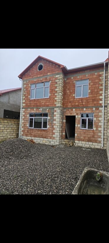 дом с цокольным этажом и гаражом: 4 otaqlı, 150 kv. m, Kredit yoxdur, Təmirsiz