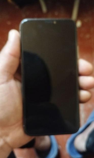 Apple iPhone: IPhone X — 3