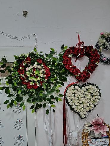 iris gulu: Maşın bəzəkləri yaninda qapı gülləri var Çox az işlənib dükan baglanır — 1