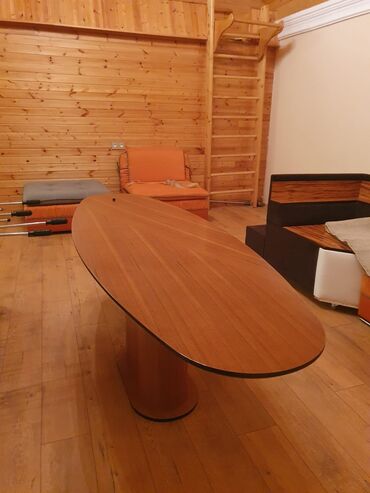 Qonaq masası, İşlənmiş, Oval masa