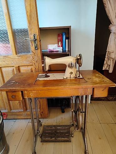 tikis isi: Məhsul: Çayka-142M tikiş maşını (stol ilə) Təsvir: - Elektrik pedallı — 5