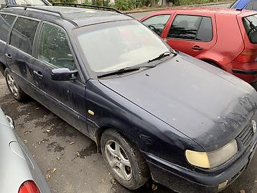 Унаа сатуу: Volkswagen Passat: 1995 г., 2 л, Кол менен иштөөчү, Бензин, Универсал — 2