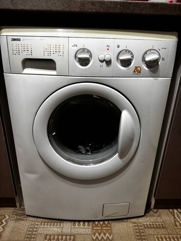 Стиральные машины: Стиральная машина Zanussi, Автомат, До 5 кг, Полноразмерная