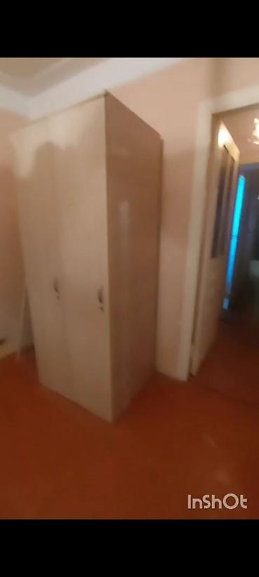 berdede satilan evler: Gulustanda 14nomreli mektebin yani 2otag 1nci mertebe 250manata — 5