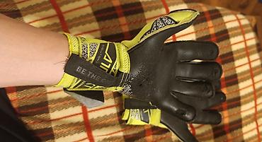 bot kar: Məhsul: Reusch qolkeper əlcəkləri - Model üzərində “Reusch”, “RCK — 2
