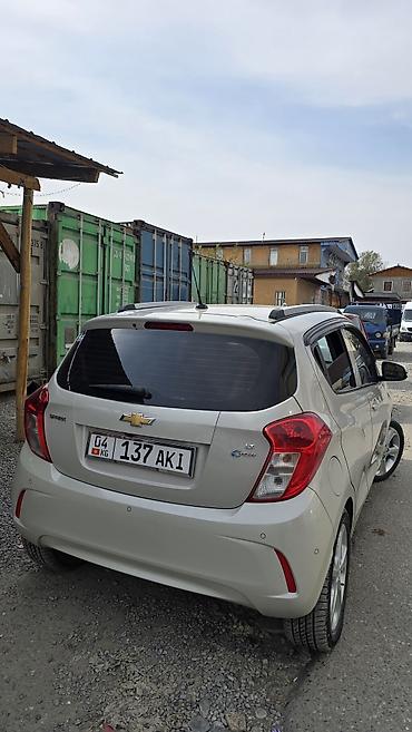 малолитражные машины: Chevrolet Spark: 2016 г., 0.1 л, Вариатор, Бензин, Хэтчбэк — 2