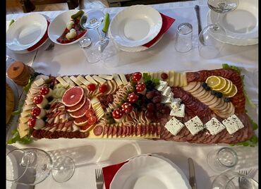 Gotova jela, jela po porudžbini: Slana torta za proslave, pažljivo aranžirana sa raznim vrstama na lalafo.rs — 9 Gotova jela, jela po porudžbini: Slana torta za proslave, pažljivo aranžirana sa raznim vrstama — 9