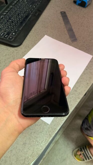 Apple iPhone: IPhone 7, Б/у, 128 ГБ, Черный, Защитное стекло, Чехол, 100 %