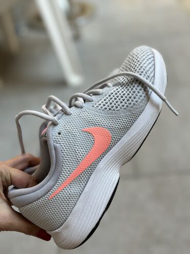 guci tasna i sandalete: Nike, Size: 37.5, bоја - Siva