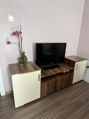 laminat qiymətləri 2022: İşlənmiş, Düz TV altlığı, Polkalı, Laminat, Türkiyə