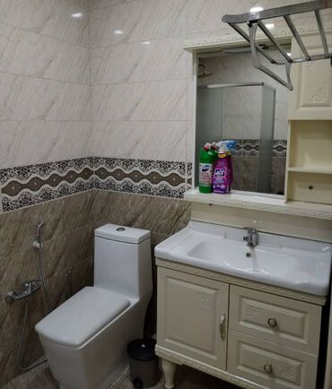 Uzunmüddətli kirayə mənzillər: Tecili ev kiraye verilir temirli her bir şeraiti var Yerleşir Metro — 4