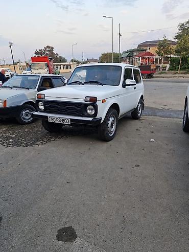 lada şiti: LADA Niva 3 qapı, ağ rəngli ofroud Xırda kosmetik işləri var — 2