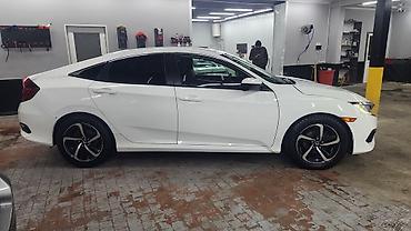 Honda: Honda Civic: 2017 г., 2 л, Вариатор, Бензин, Седан — 10