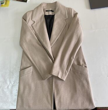 женское пальто кашемир: Продаю хорошее женское пальто без пятен и дефектов. Носился всего раз
