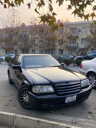 Mercedes-Benz: Mercedes-Benz C-Class: 2.2 l | 1999 il Sedan — 2