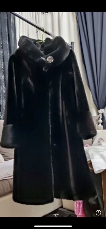 Другая женская обувь: Комплект женской обуви. 1) Кроссовки Gucci Rhyton, размер 39 - Цвет — 9