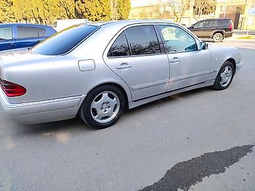 Mercedes-Benz: Mercedes-Benz E-Class: 2 l | 1996 il Sedan — 13