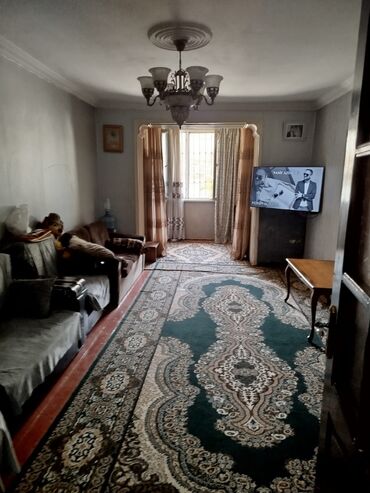 дома в сумгаите: Bakı, M.Ə. Rəsulzadə qəs., 4 otaqlı, Köhnə tikili, m. Azadlıq Prospekti, 60 kv. m