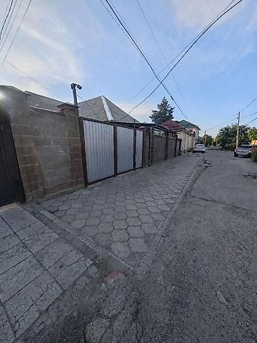 дом 103 серии: Продаётся дом 133 м² на участке 4 сотки, район Церкви. В доме: • 3 — 1