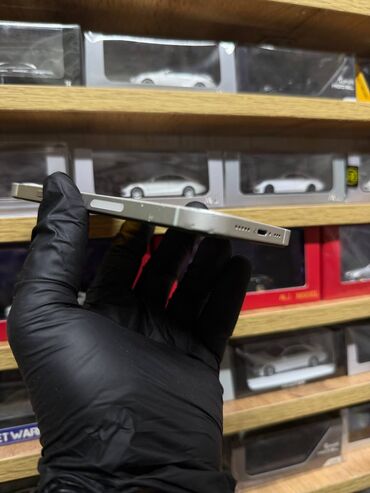 Apple iPhone: IPhone 12, Б/у, 64 ГБ, Белый, Защитное стекло, Чехол, 75 % — 3