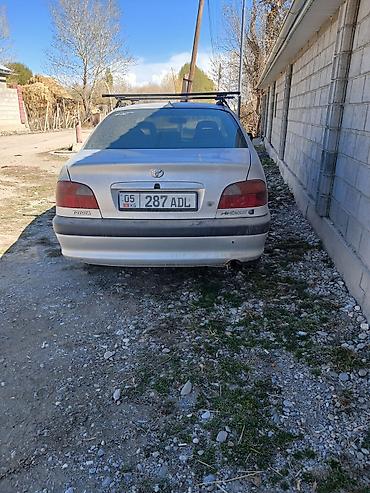 Toyota: Toyota Avensis: 2000 г., 2 л, Механика, Бензин, Седан — 3