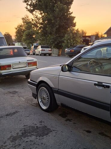 шины внедорожник: Volkswagen Passat: 1989 г., 1.8 л, Механика, Бензин