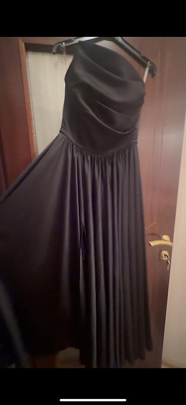cone korse: Qara atlas gecə paltarı - Model: tək çiyinli, strapless (asimmetrik — 3