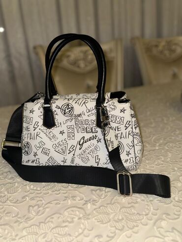 женские спортивные рюкзаки: Əl çantası, Guess, İşlənmiş