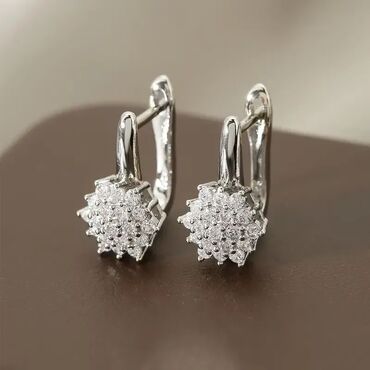 Minđuše: 800 din par — 6