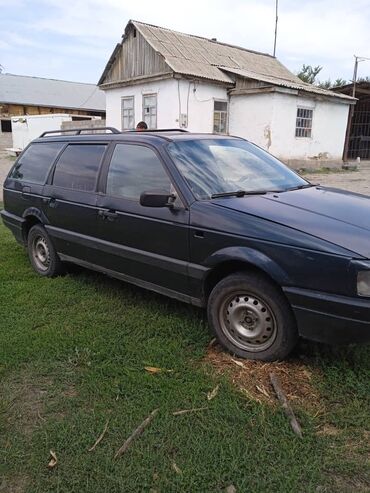 обмен на легаси: Volkswagen Passat: 1990 г., 1.8 л, Механика, Бензин, Универсал