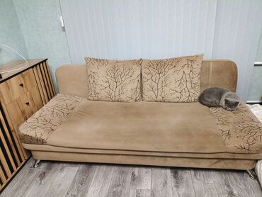 купить диван бу недорого: Диван-кровать, цвет - Бежевый, Б/у