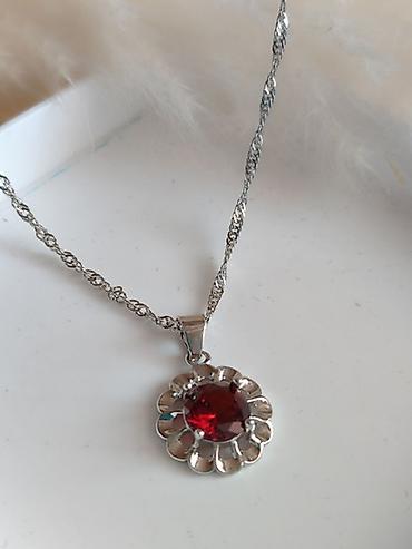 srebrni krstic privezak: Lancić sa priveskom žig 925. Elegantna srebrna ogrlica sa priveskom — 3