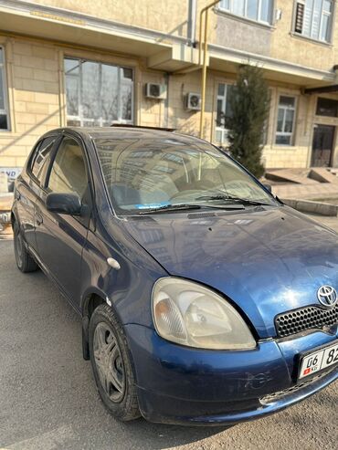 Toyota: Toyota Yaris: 1999 г., 1.3 л, Механика, Бензин, Седан