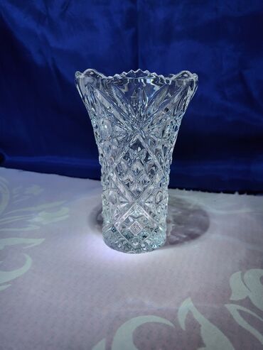 Ostali kućni dekor: Kristalna nova vaza 70te. Vaza kristal,led kristal,rucna — 1