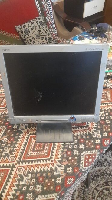 персональный компьютер: NEC AccuSync LCD51Vx LCD monitor Xüsusiyyətlər: - Kamera üçün iş